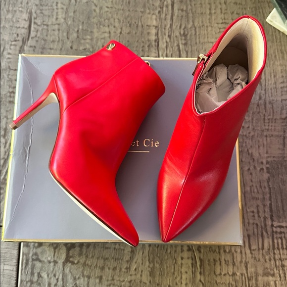 Louise et Cie Bold Red Ankle Booties - Picture 2 of 3